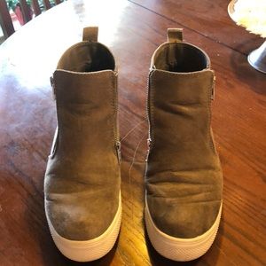 Women’s Time and Tru Memory Foam Platform Shoe-size 7 W